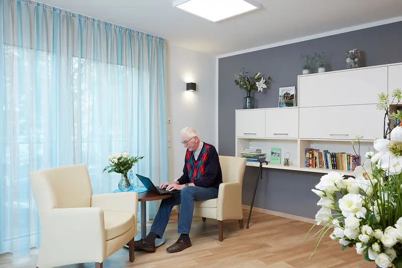 Blick in den Aufenthaltsbereich, WLAN im gesamten Haus